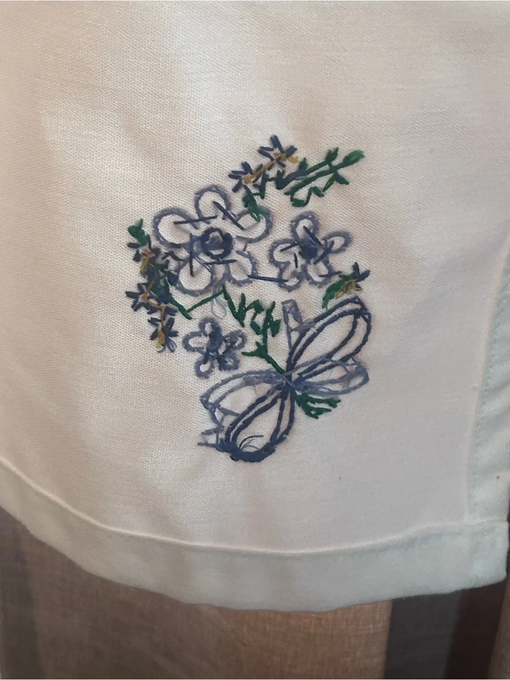 Embroidered White Kitchen Apron with Floral Accents